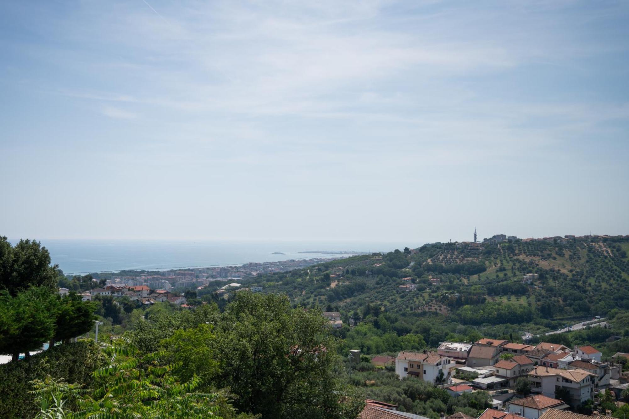 Casa Vista Mare E Colline A Montesilvano Colle Luaran gambar